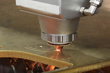 DK-YMM 6000多模光纖激光器切割高反材料